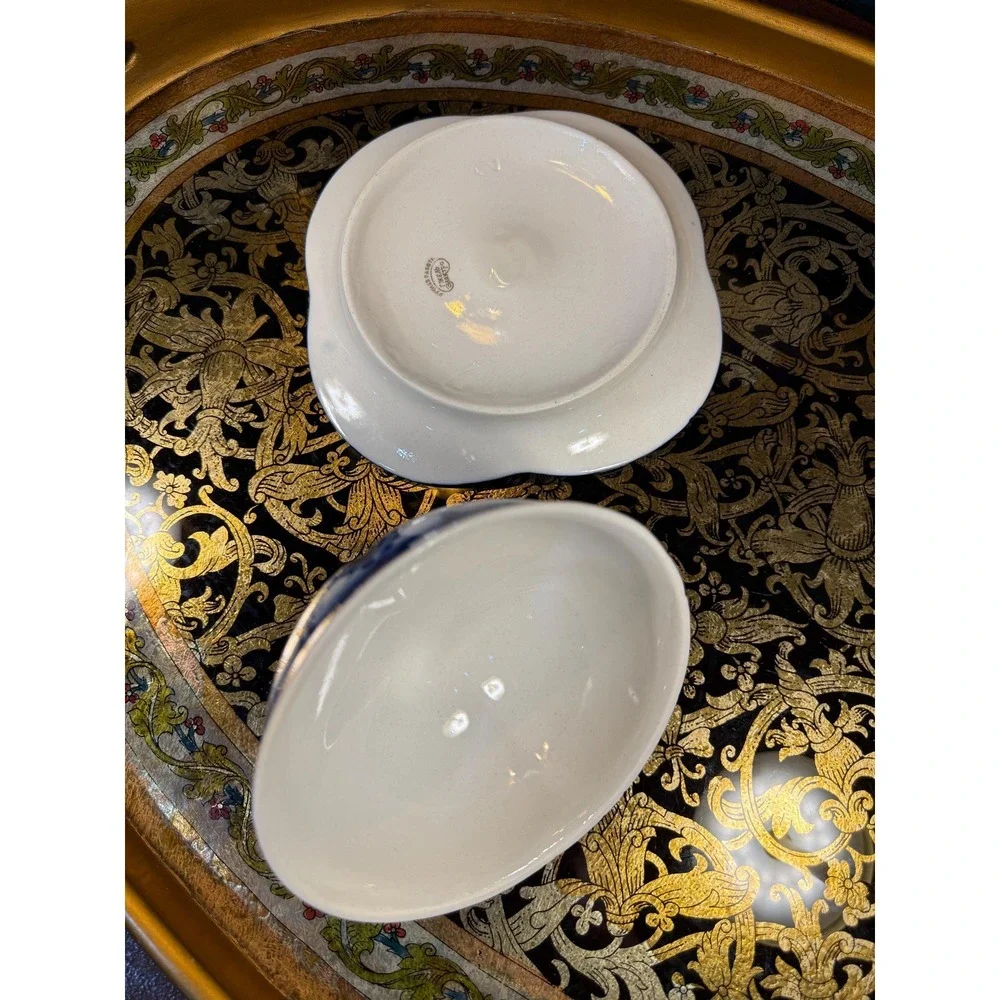Vintage Gzhel Blue White Porcelain‎ Butter or Cheese Dish with Grape Finial